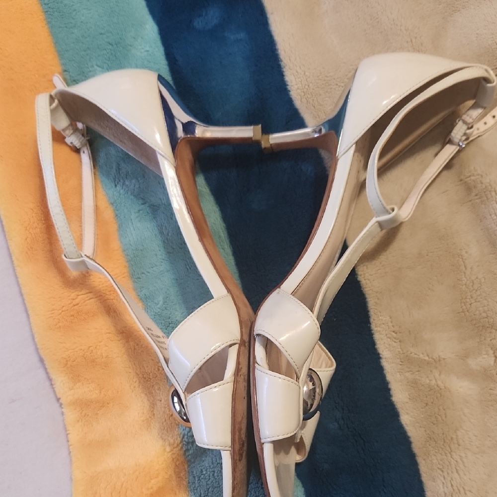 Coach Women's White Patent Sandals - Picture 4 of 6